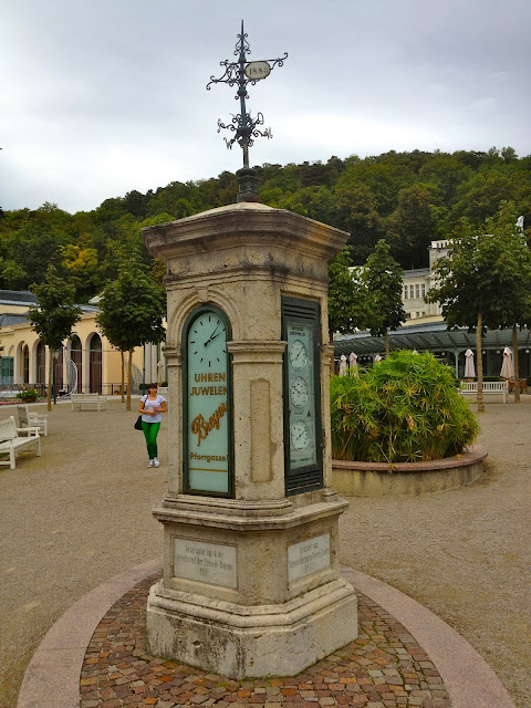 Picture of thermometer, barometer, hygrometer in Baden bei Wien, Austria.
