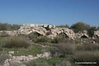 Latrún (Toron de Chevalier), Ruinas de una fortaleza cruzada