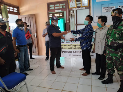 Primalestari Group Bagikan 308 Paket Sembako di Kecamatan Silat Hilir