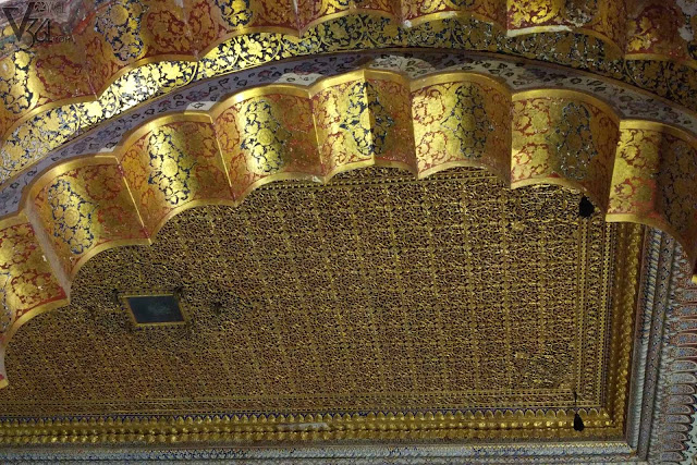 Gold filigree ceiling of Phool Mahal