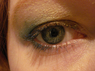 blue green and gold eyeshadow for redhead blue eyes