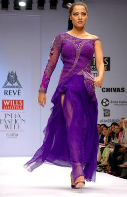 Stunning Celina Ramp Walk at Wills Fashion