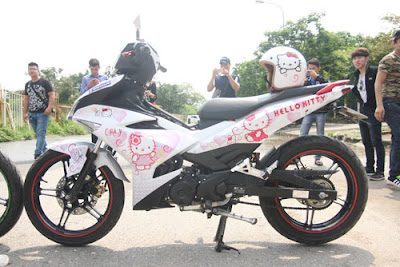 Dán decal xe máy đẹp