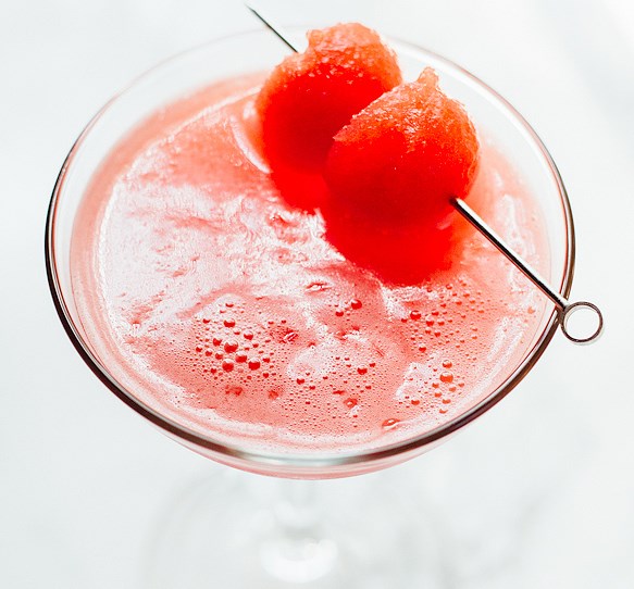 AWARD-WINNING WATERMELON MARTINI #drinks #fruit AWARD-WINNING WATERMELON MARTINI #drinks #fruit