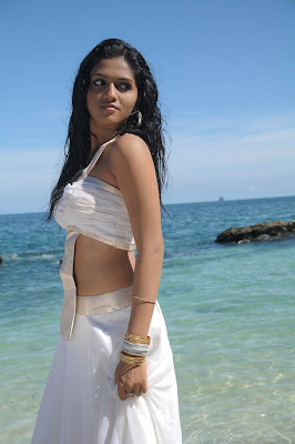 hot-sexy-actress-young-kollywood-tollywood-heroine-sunaina-tamil-telugu-celebrity-sunayana-beach-seashore