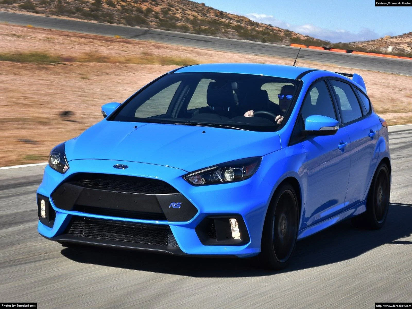 Hình ảnh xe ô tô Ford Focus RS 2016 & nội ngoại thất