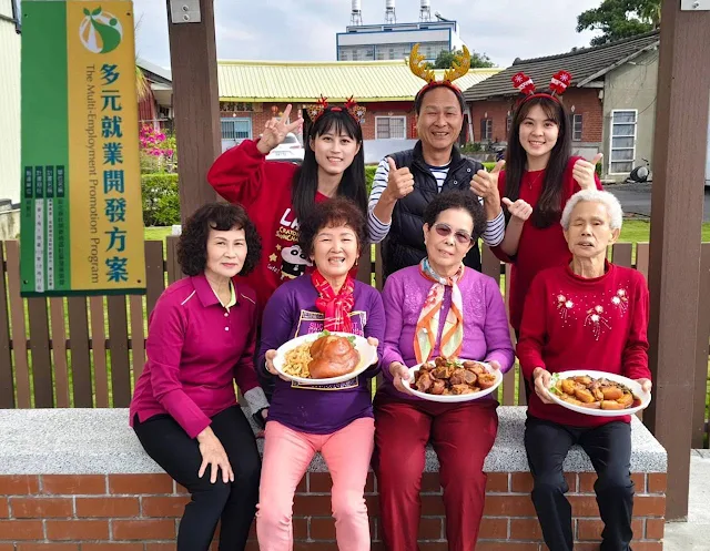 ▲湳底社區婦女自製年菜，收入回饋給社區長者共餐（記者林明佑翻攝）