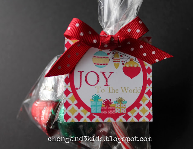 Free Printable Christmas Gift Tags by Cheng and 3 Kids