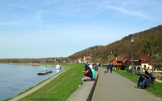 http://fotobabij.blogspot.com/2016/04/kazimierz-dolny-piwko-z-widokiem-na-wise.html