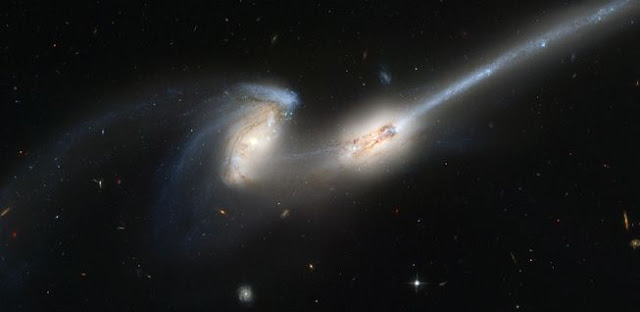 pembentukan-galaksi-informasi-astronomi
