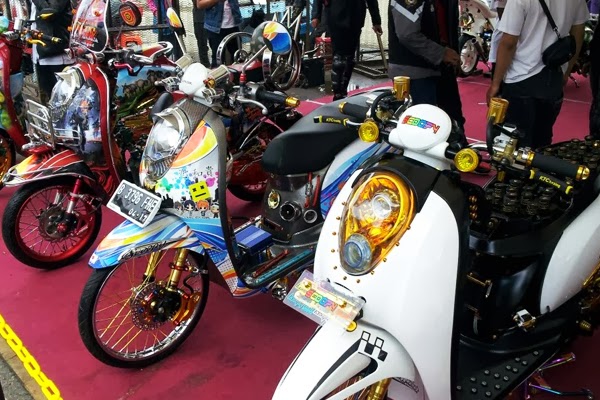 Modifikasi Honda Scoopy Velg Jari-Jari