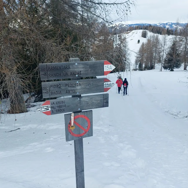 santuario santa croce prati di armentare alta badia inverno neve ciaspole