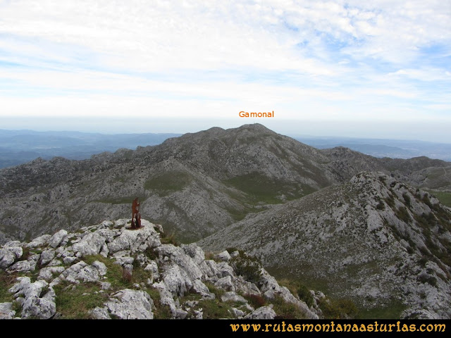 Ruta por el Aramo: Vista de la  Gamonal desde el Moncuevo