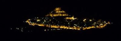 Vista de Morella de noche.