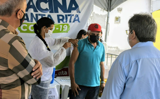 João Azevêdo abre Dia D de Vacinação contra a Covid-19 em João Pessoa