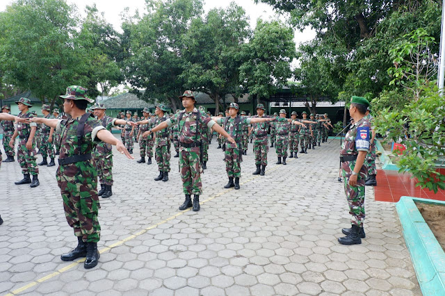 KodimKaranganyar - Latihan PBB Untuk Membentuk Karakter Prajurit