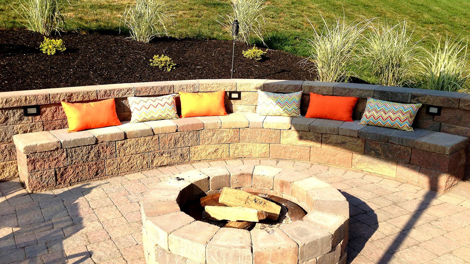 How To Build A Fire Pit With Retaining Wall Blocks - Fire ...