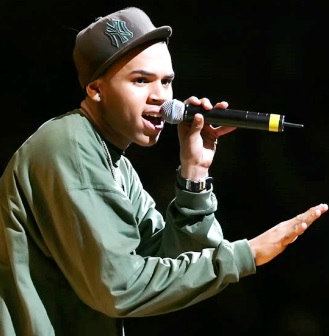 Foto de Chris Brown en una presentación