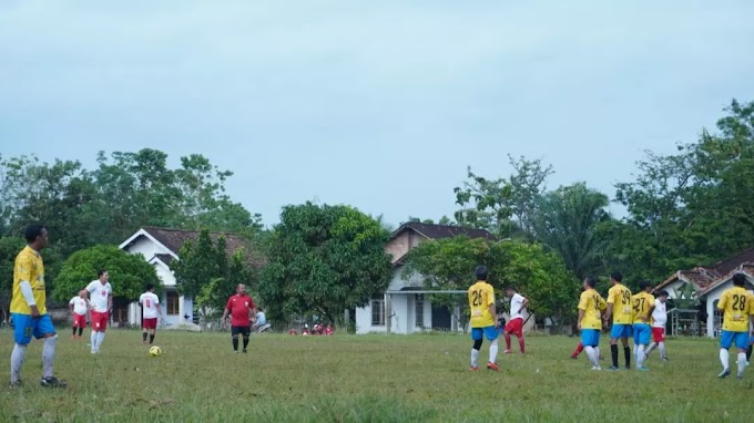 OGAN KOMERING ILIR, -- Kerja sama tim dan kontribusi para pemain Squad Persipra Allstar Kota Prabumulih berhasil buat pasukan tuan rumah Mesuji Legend kualahan. Hari ini, Minggu (26/02/2023) Persipra Allstar Kota Prabumulih tandang ke Desa Surya Adi Kecamatan Mesuji Induk Kabupaten Ogan Komering Ilir (OKI).