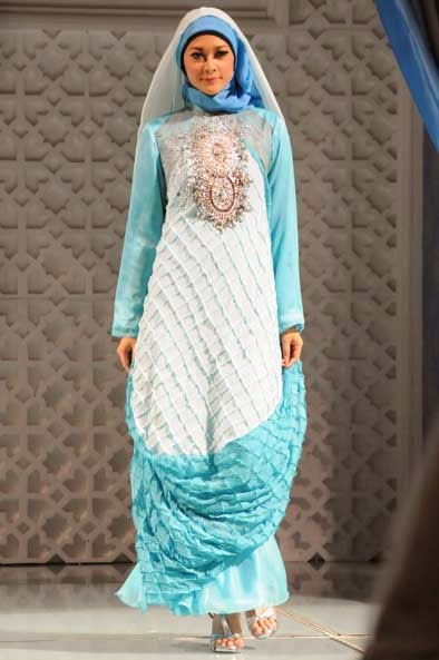 20 Foto Desain Baju  Pesta  Muslim  Glamour  Terpopuler 