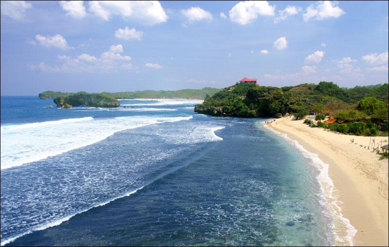 nency karlinda objek wisata  pantai jawa  tengah 