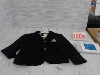 中古品　子供服　１２０ｃｍ　a.v.v　ブラック　ジャケット　４４０円