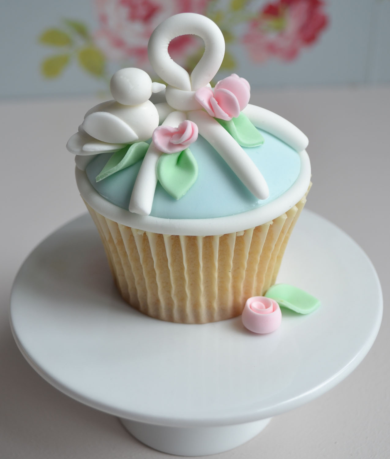 cupcakes  Rose & Vintage bird vintage Cupcakes Paper Little Birdcage Cakes: