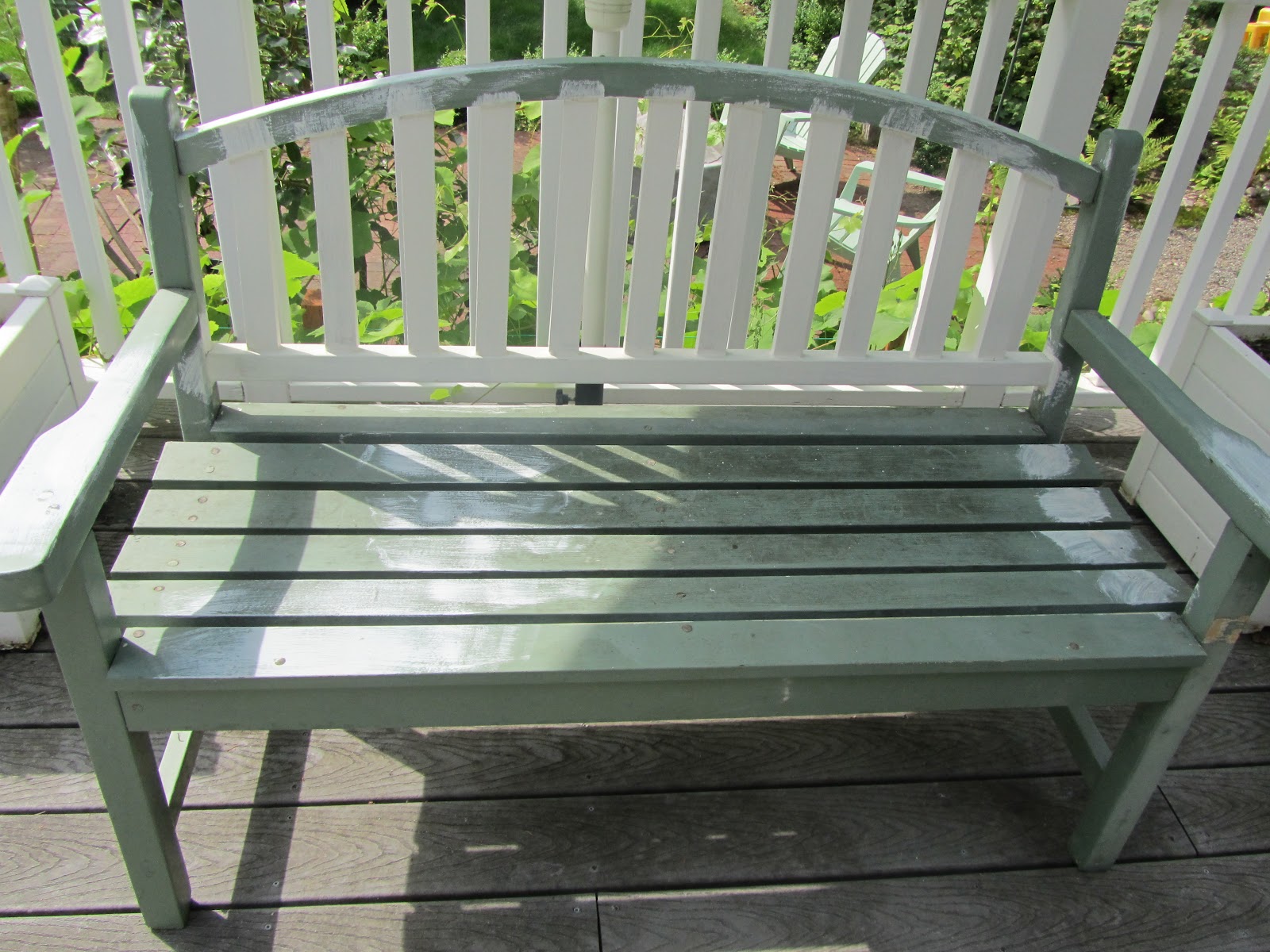 creative savv: Painting the garden bench