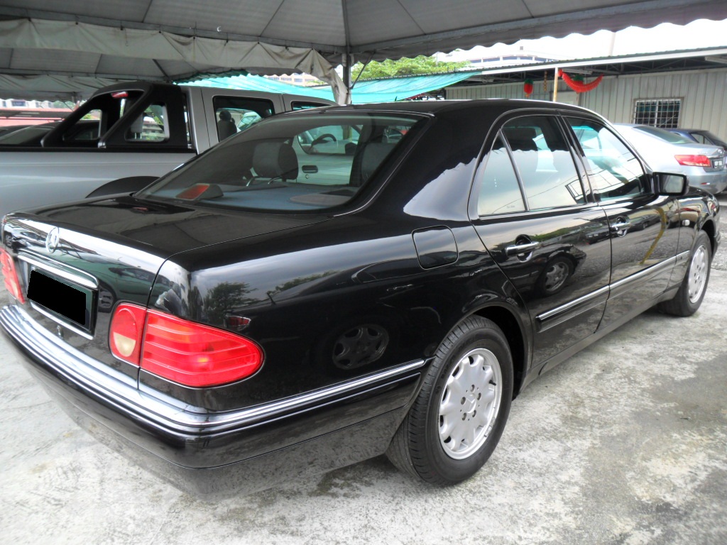 KERETA UNTUK DI JUAL: MERCEDES BENZ E230 2.3 (A) 2007