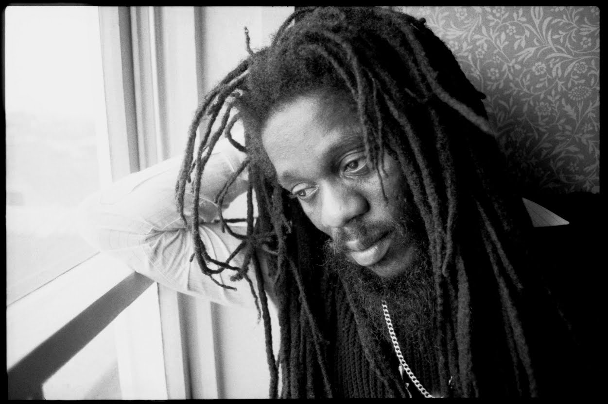 Reggaediscography: DENNIS BROWN - DISCOGRAPHY: (Reggae Singer)