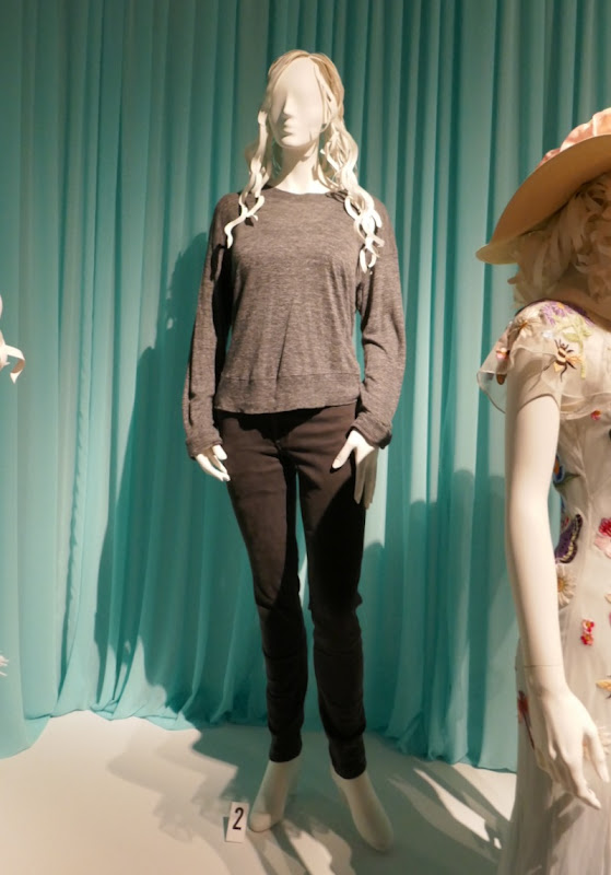 Amy Adams Sharp Objects Camille Preaker costume