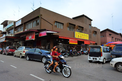 Breakfast-Yong-Peng-One-Plus-One-1 加 1-Johor