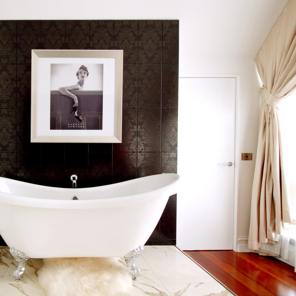 celebrity-homes-megan-hess-bathroom