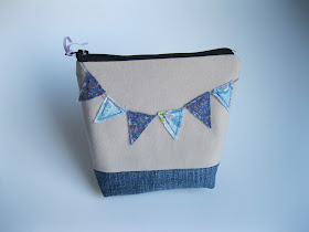 zippered pouch with bunting tutorial