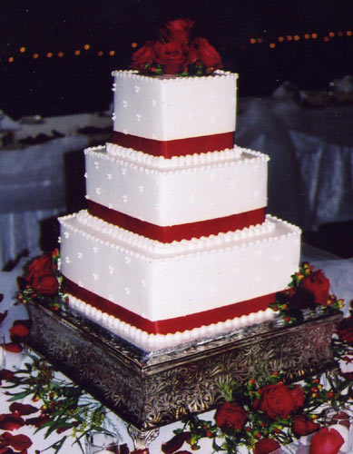  square and circular wedding cakes Posted by Wido at 619 AM