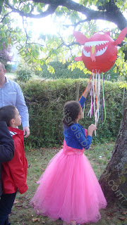 Piñata dragon avec ficelles faite maison