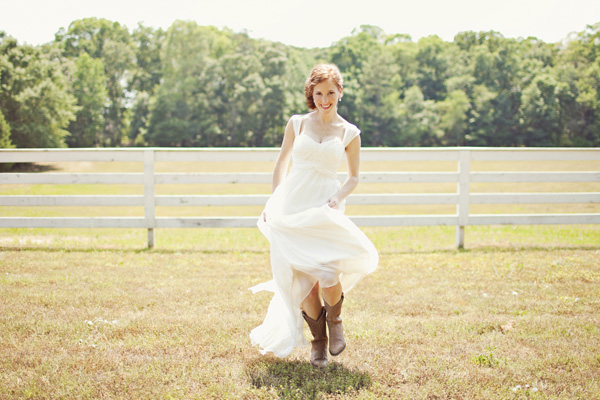 Short Wedding Dresses With Cowboy Boots 