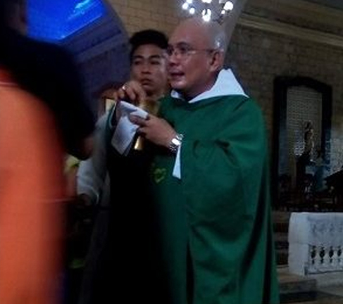 FAKE' Priest In Iloilo Is Now Being Searched By Victims! LOOK Here!