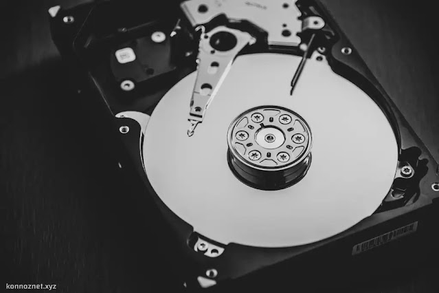 What is a hard disk drive (HDD) and the difference between HDD and SDD?