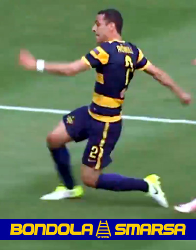 HELLAS VERONA 3-2 VICENZA: ESPOSITO con una manata in faccia a SILIGARDI stava per decidere il derby in maniera truffaldina ma la reazione rabbiosa dei gialloblù nel finale ribalta il risultato con i fantastici gol brailiani di BESSA e ROMULO! Dopo i 3 fischi saltano i nervi un po' a tutti, ne fanno le spese PUCINO e VALOTI entrambi espulsi.