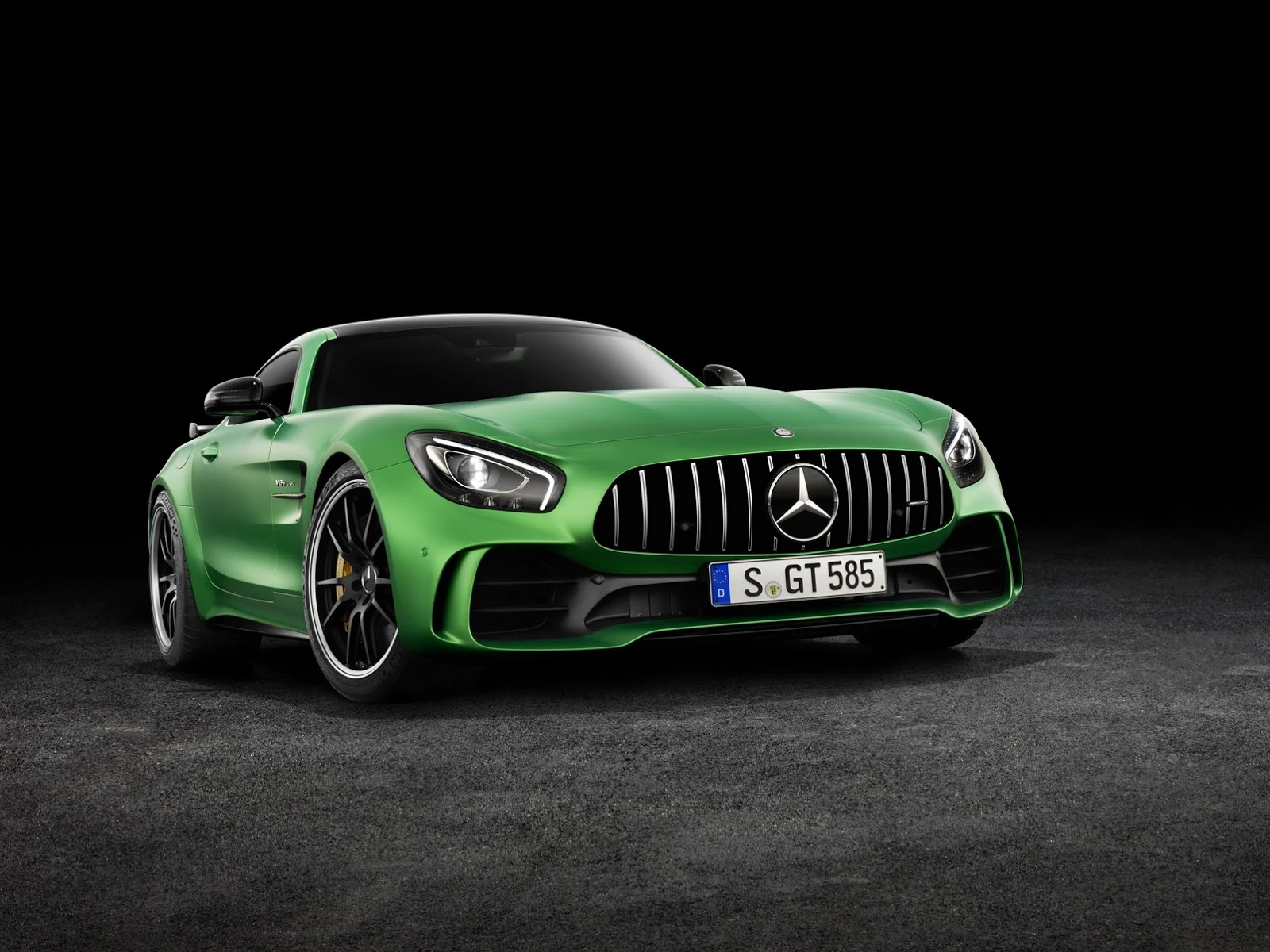 Mercedes AMG GT-R