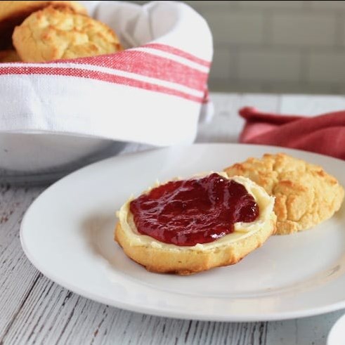 Southern Style Fluffy Paleo Biscuits (Keto & Low Carb) #ketogenicdiet #healthyrecipe