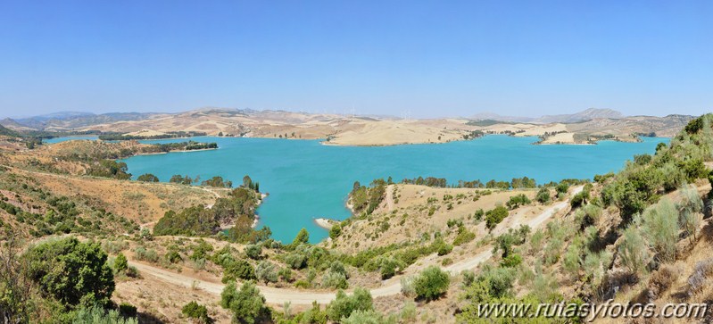 Kayak en el Embalse Conde del Guadalhorce