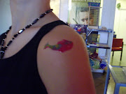 Viola hade med sig lite tatueringar.