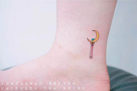 Simple and Dream-Like Micro Tattoos of Seyoon Gim