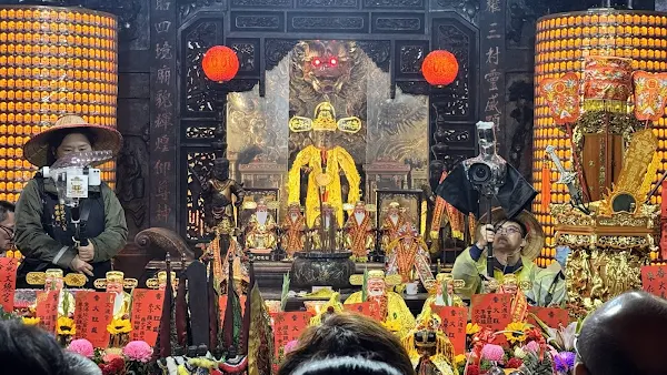 ▲彰化花壇文德宮供奉全國唯一官封的土地公—開基福德正神，神像頭戴烏紗帽，香火鼎盛，每年元宵節舉辦的迎燈排繞境活動更是文化與信仰的結晶。（記者林明佑攝）
