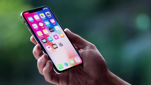 Apple says all new iOS apps must accommodate the iPhone X’s notch