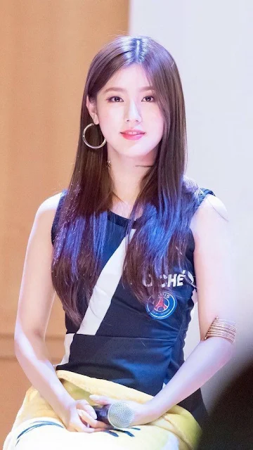 Miyeon (Korean: 미연; Japanese: ミヨン) is a South Korean singer, model and actress under Cube Entertainment. She is the main vocalist of the girl group (G)I-DLE.