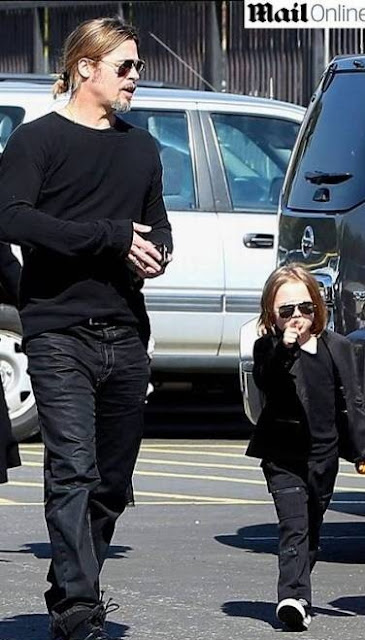 Mini-me: filho de Brad Pitt e Angelina Jolie fica a cara do pai com look escolhido para passeio em família 