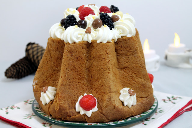 Pandoro relleno de crema de avellanas